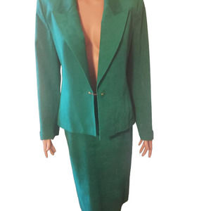 ULTRA SUEDE Women 2PC Green Suede Size 12